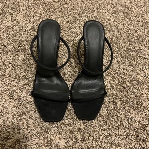 ***SOLD****NWOT Heels